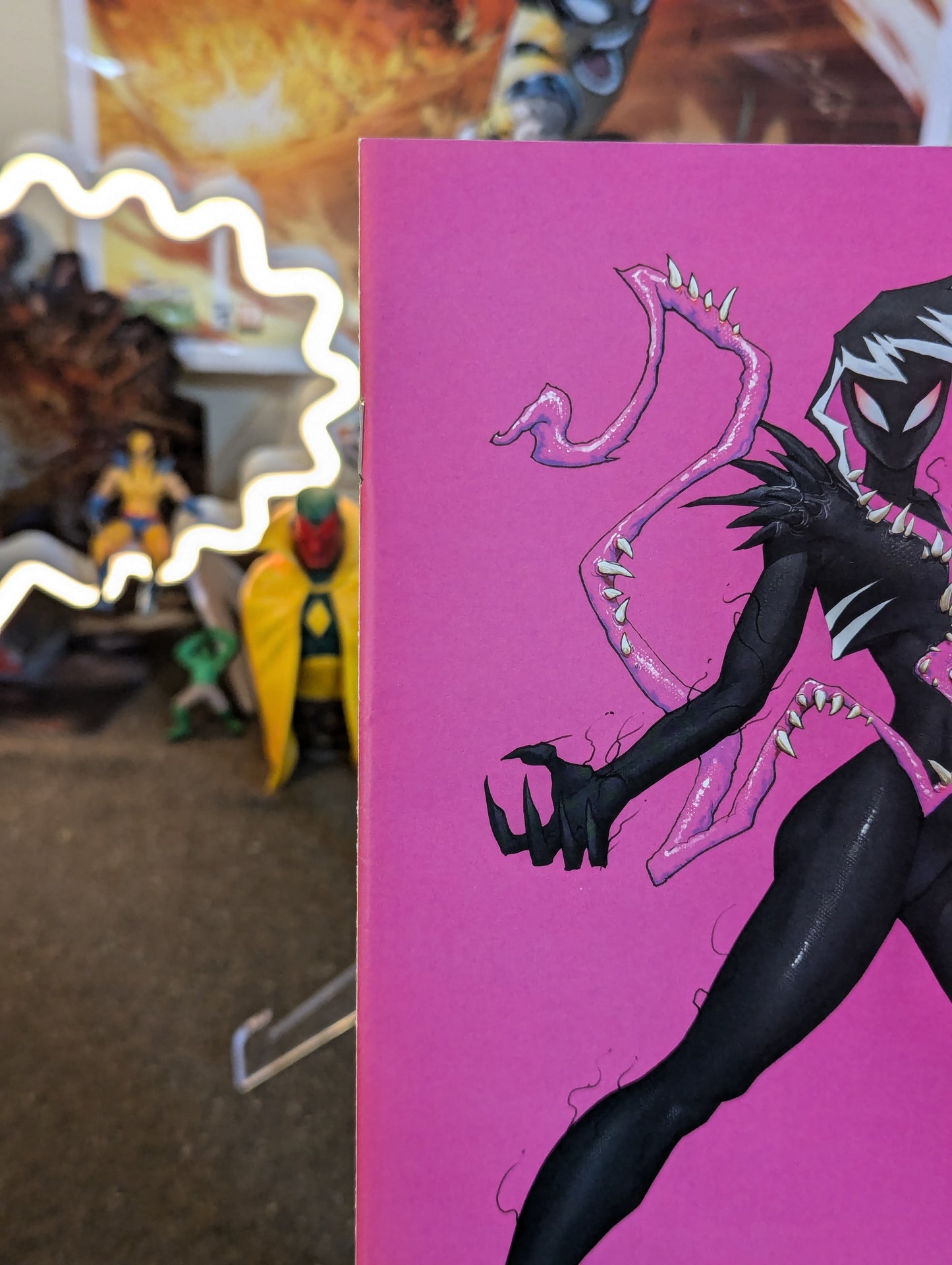 KING IN BLACK : GWENOM VS CARNAGE #1 (2021) VIRGIN STORE VARIANT KEY ISSUE