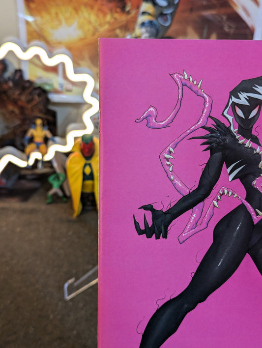KING IN BLACK : GWENOM VS CARNAGE #1 (2021) VIRGIN STORE VARIANT KEY ISSUE