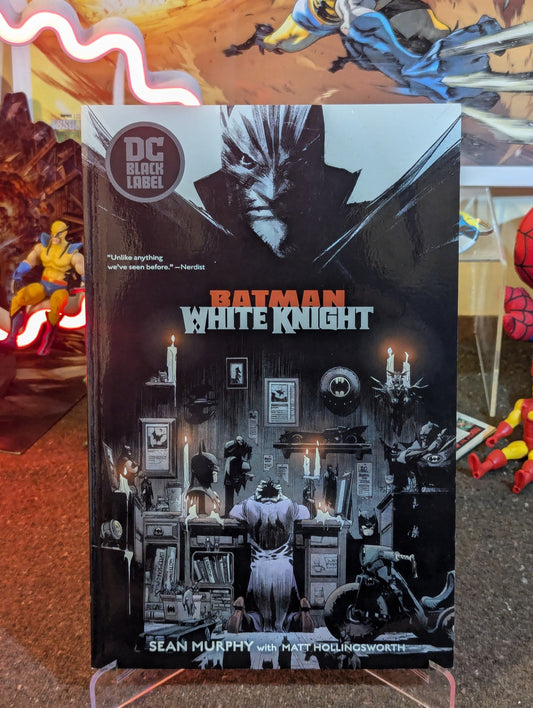 BATMAN WHITE KNIGHT TRADE PAPERBACK (USED)