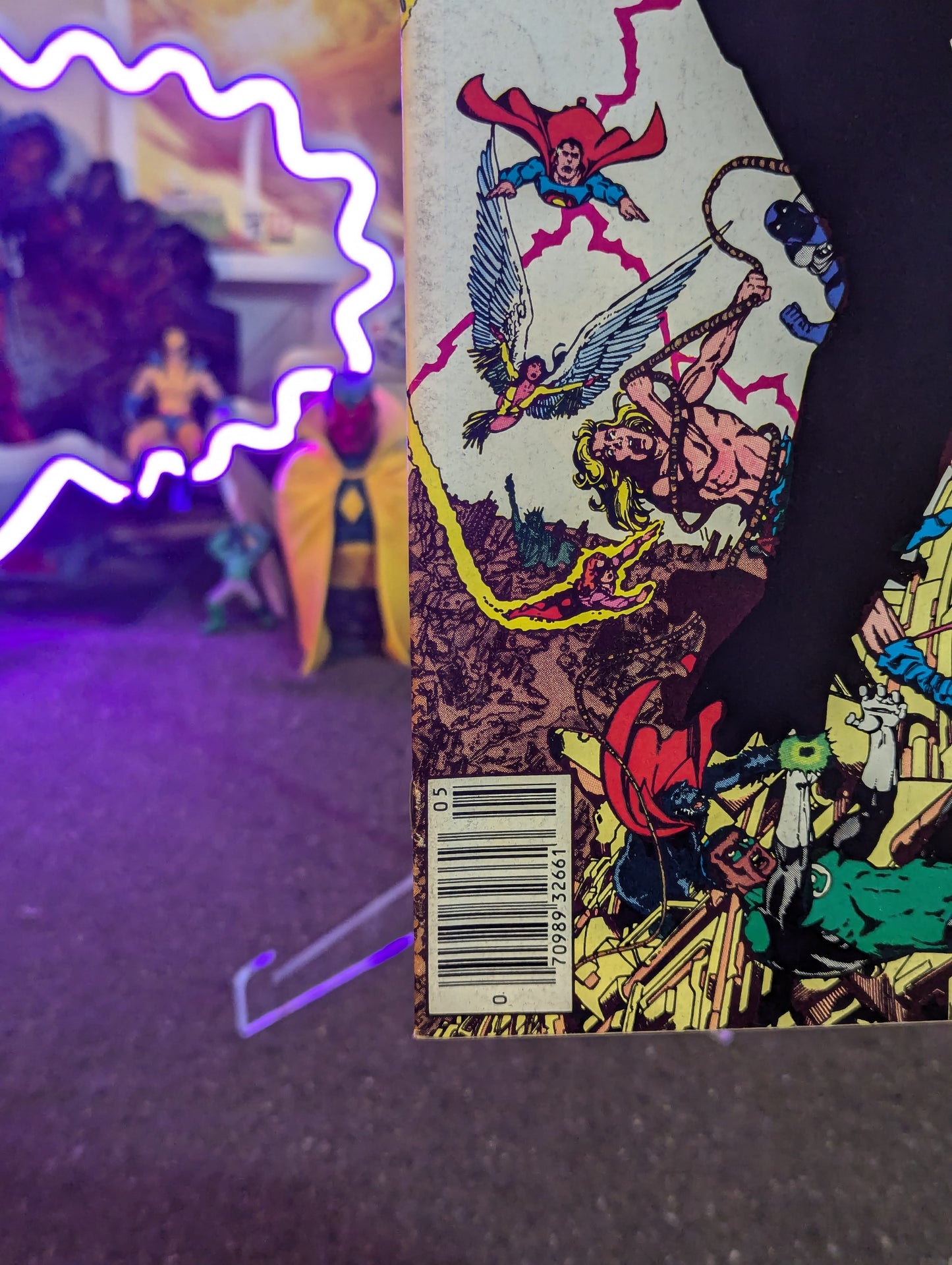 CRISIS ON INFINIT EARTH #2 (1985) NEWSTAND KEY ISSUE
