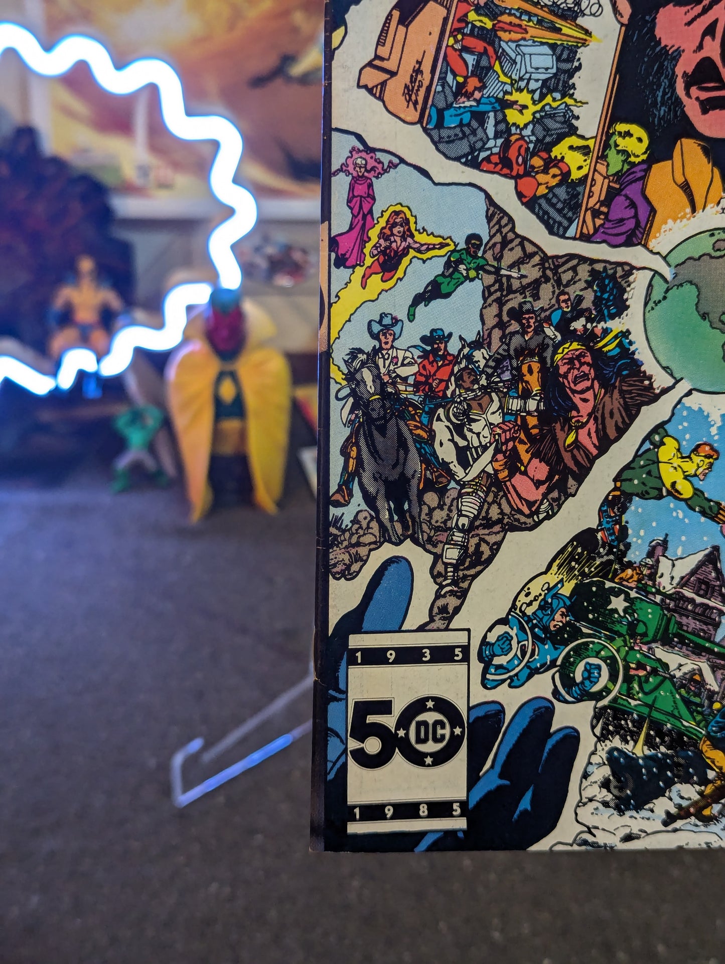 CRISIS ON INFINIT EARTH #3 (1985) KEY ISSUE