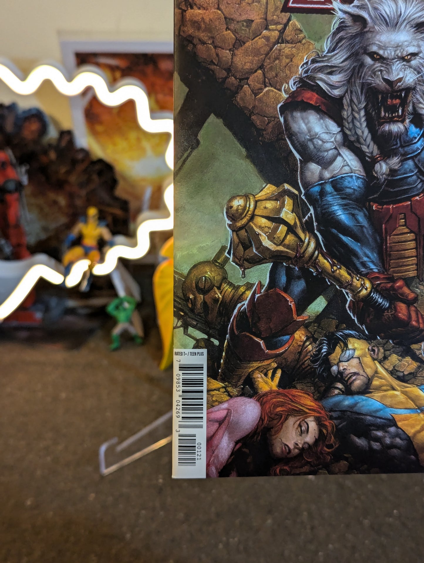 INVINCIBLE UNIVERSE : BATTLE BEAST #1 (2025) KEY ISSUE VARIANT COVER